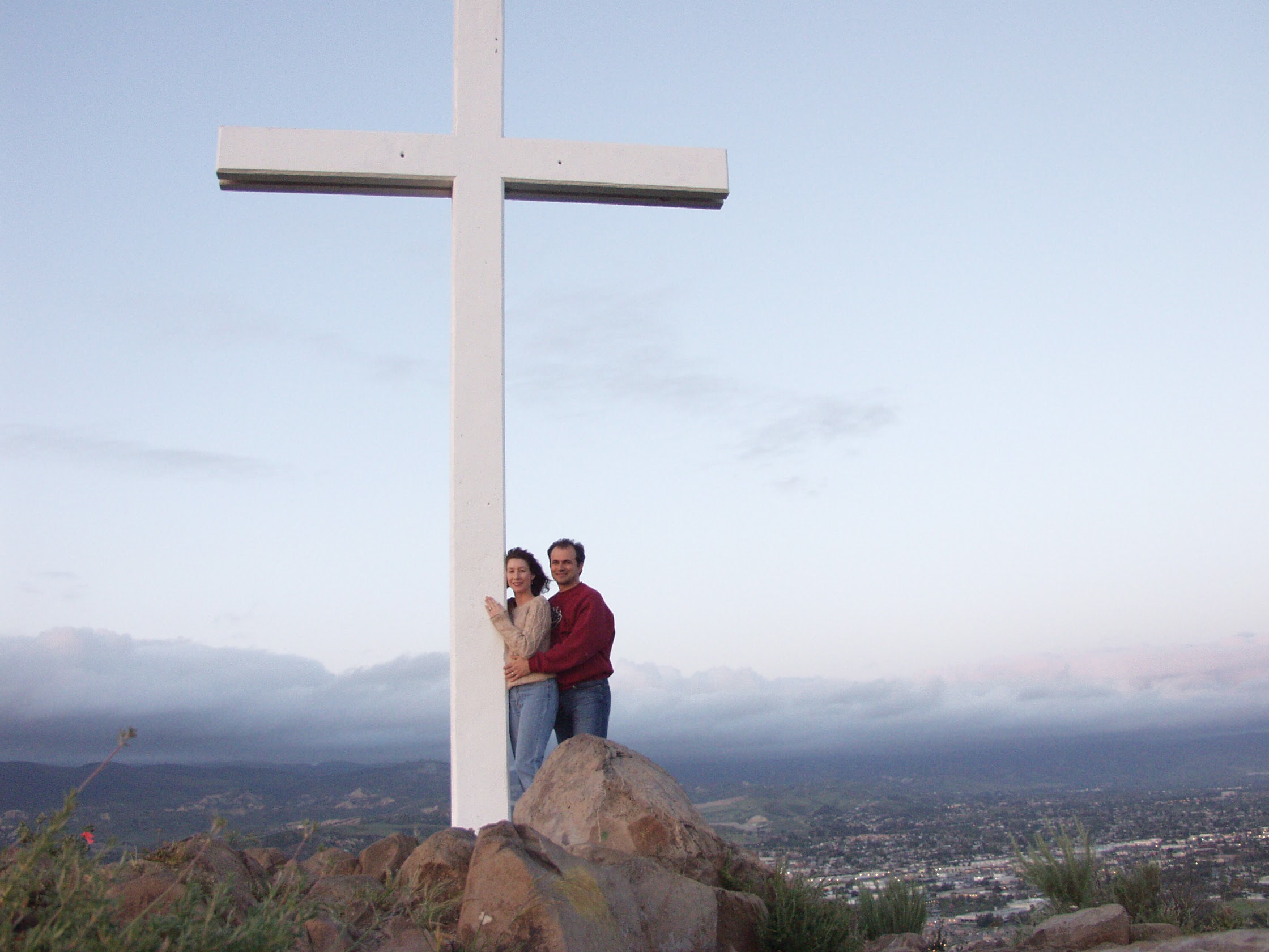 Themio and Christian at the white cross overlook, April 2003